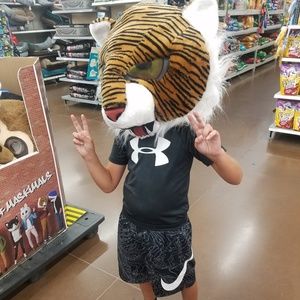 Meet your Posher, Sam